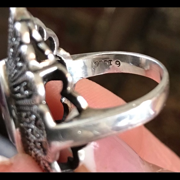 Art Deco Sterling Silver Amethyst & Marcasite Ring - Picture 4 of 6